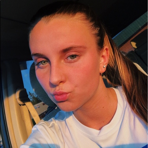 ellie_benge